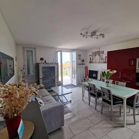 Apartment Duplex A 500 M De La *