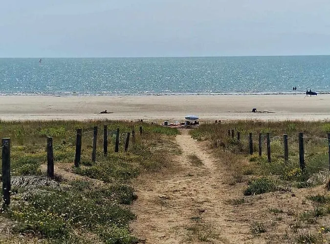 Duplex A 500 M De La *